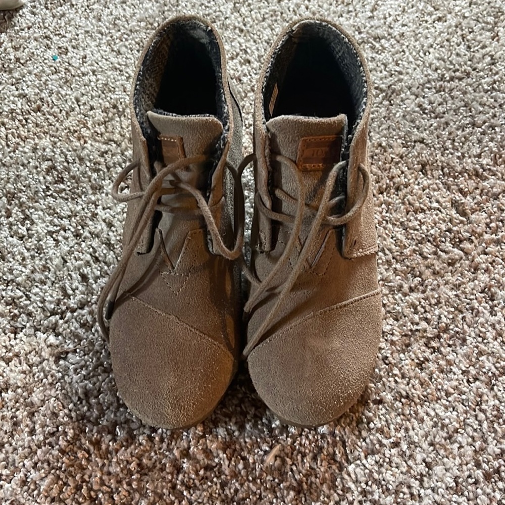 Toms wedge boots